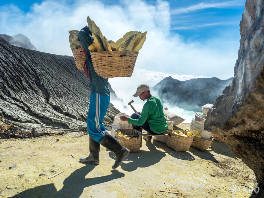 6 Hours In Hell On Earth: Kawah Ijen Volcano 6 Hours In Hell On Earth: Kawah Ijen Volcano