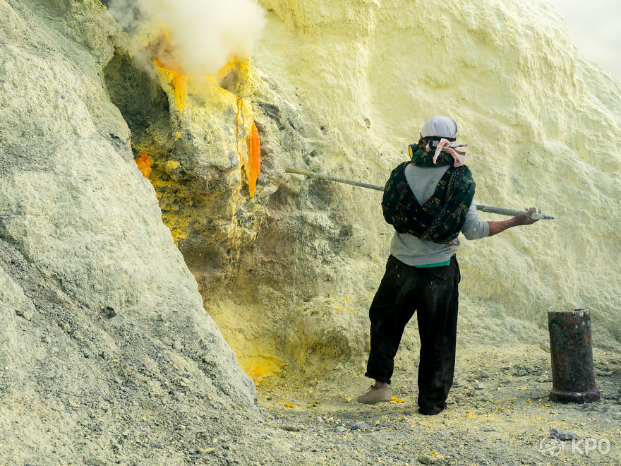 6 Hours In Hell On Earth: Kawah Ijen Volcano 6 Hours In Hell On Earth: Kawah Ijen Volcano