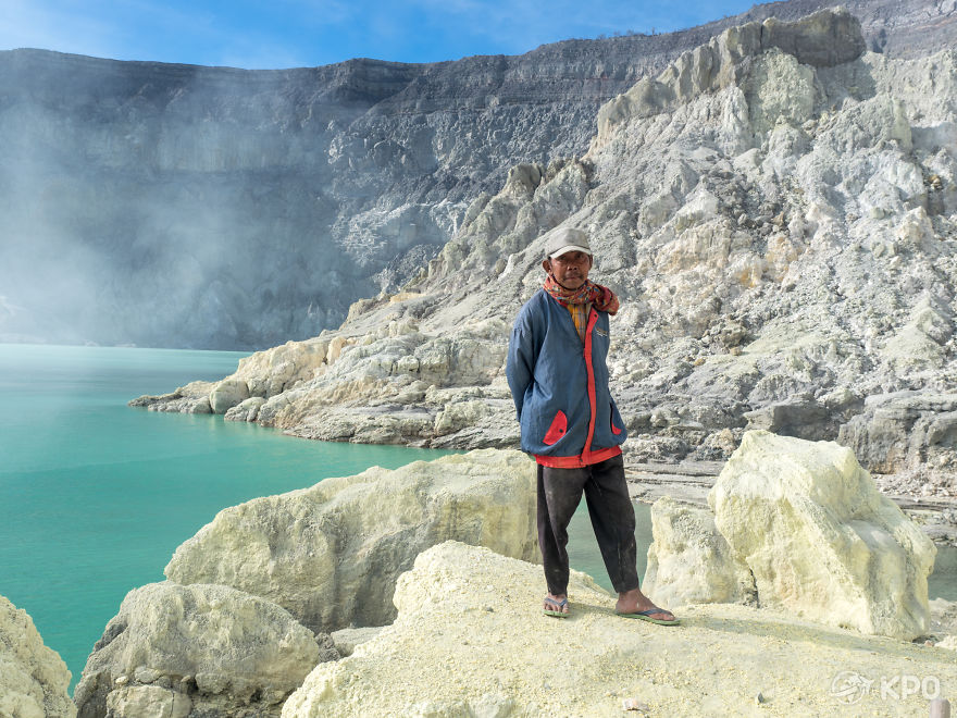 6 Hours In Hell On Earth: Kawah Ijen Volcano 6 Hours In Hell On Earth: Kawah Ijen Volcano