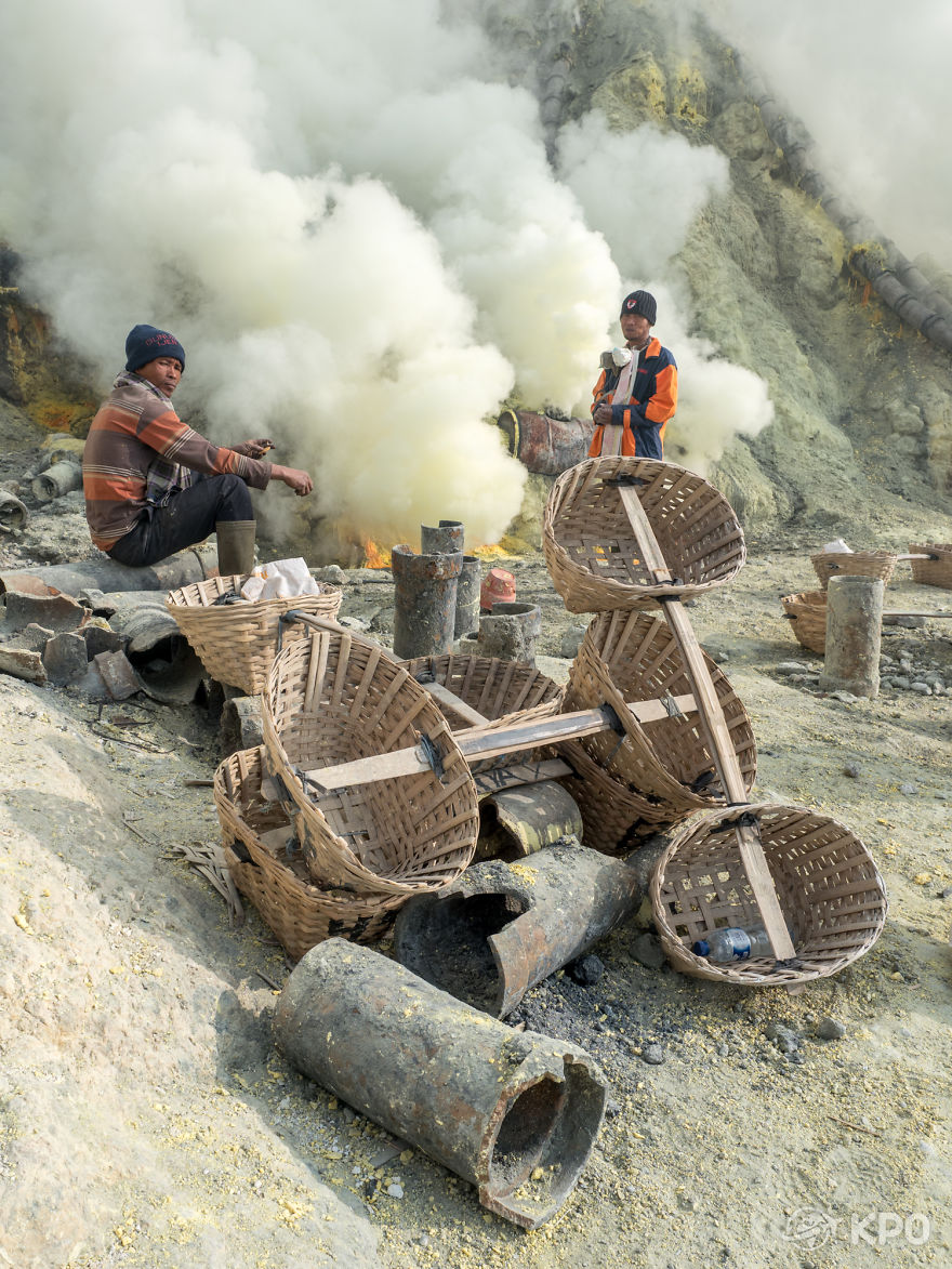 6 Hours In Hell On Earth: Kawah Ijen Volcano 6 Hours In Hell On Earth: Kawah Ijen Volcano