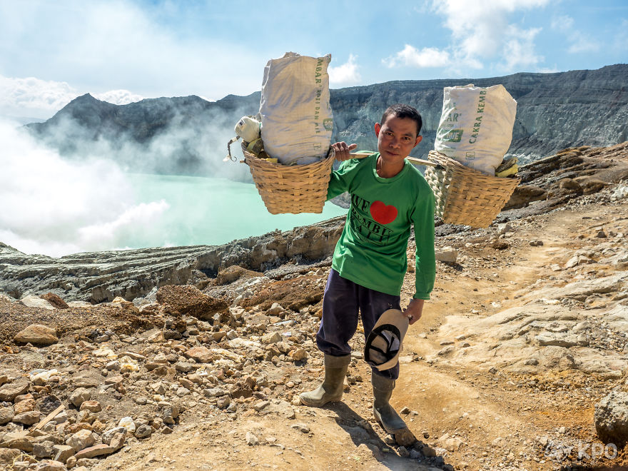 6 Hours In Hell On Earth: Kawah Ijen Volcano 6 Hours In Hell On Earth: Kawah Ijen Volcano