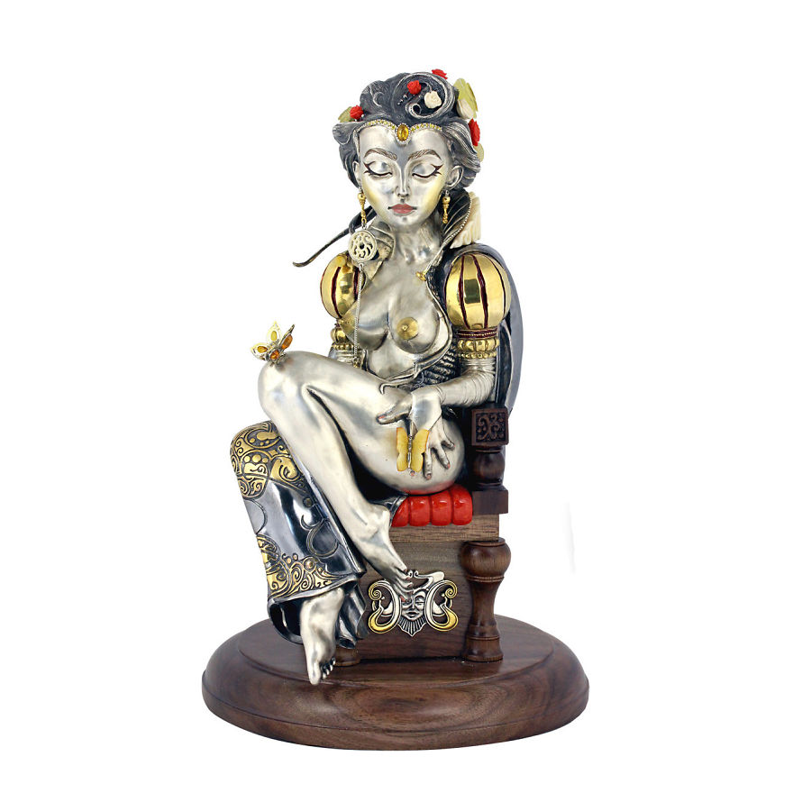 10 Wonderful Exclusive Silver Figurines