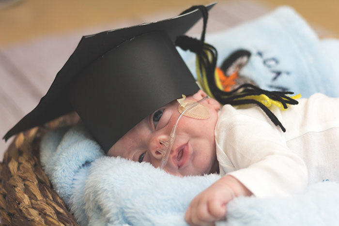 Awesome Hospital Organizes Graduation Ceremonies For Premature Babies Leaving Intensive Care