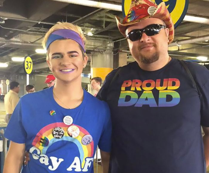 30 Amazing Parents Supporting Their LGBT Kids This Pride Month