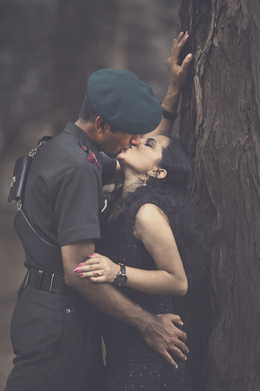 I Shoot A Pre-Wedding Of An Indian Soldier Who Kissed His Fiance In All Photos.