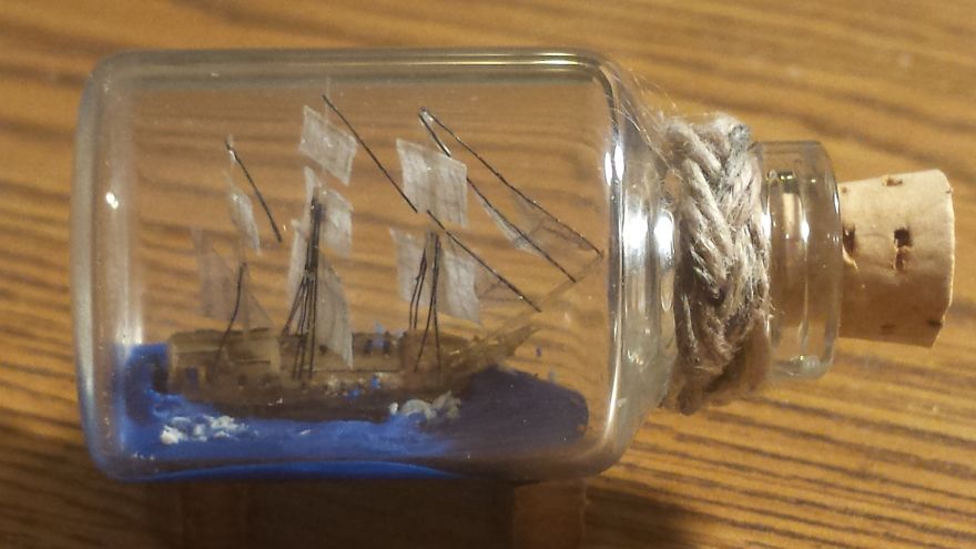 I Bottle Ships At An Incredibly Small Scale.