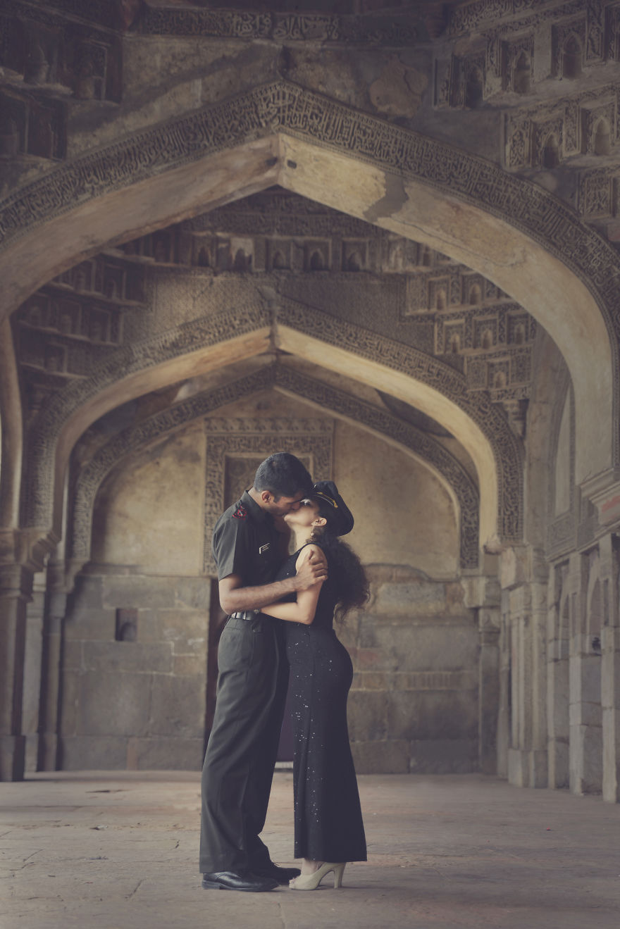 I Shoot A Pre-Wedding Of An Indian Soldier Who Kissed His Fiance In All Photos.