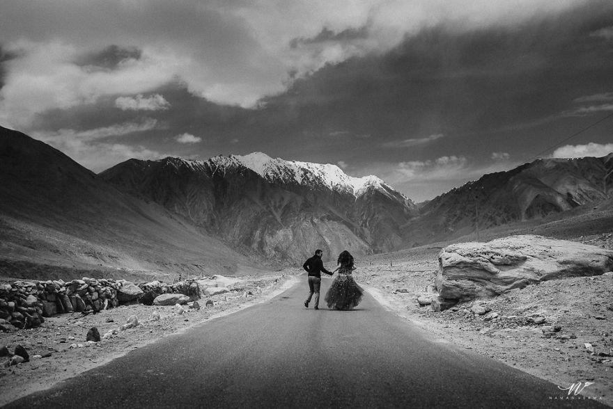 A Week Long Engagement Photo Shoot In Ladakh, India