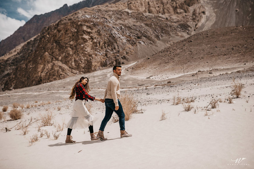 A Week Long Engagement Photo Shoot In Ladakh, India