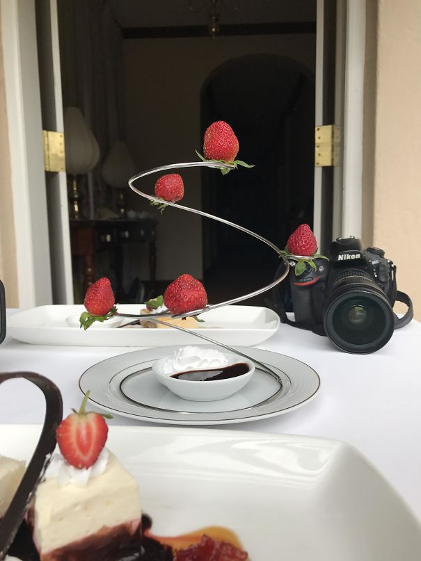 Ok So There Are Plates But Look At This Metal Creation Designed To Fit Just 5 Strawberries