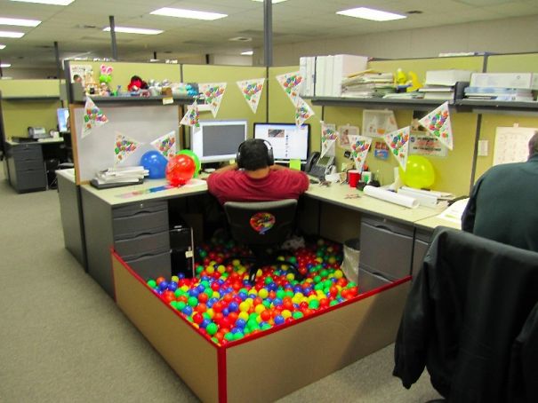 How To Decorate A Office Cubicle For A Birthday