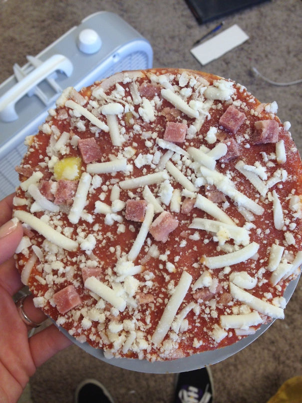 Disappointing Frozen "Hawaiian Pizza"