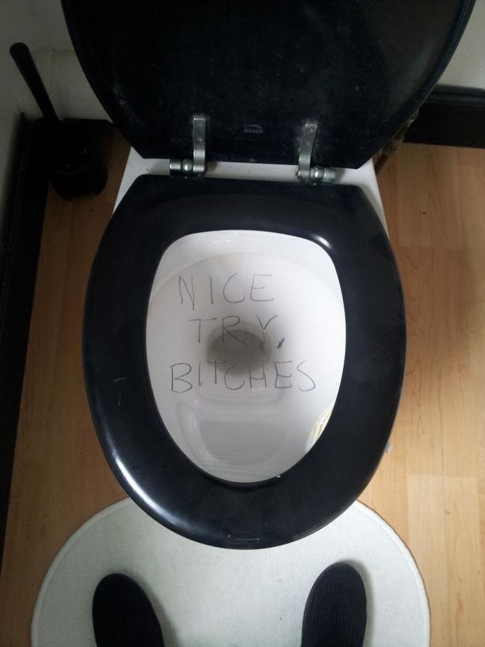 My Boyfriend And I Covered The Bathroom Toilet With Cling-Film To Prank My Housemate - Who Just Sent Me This
