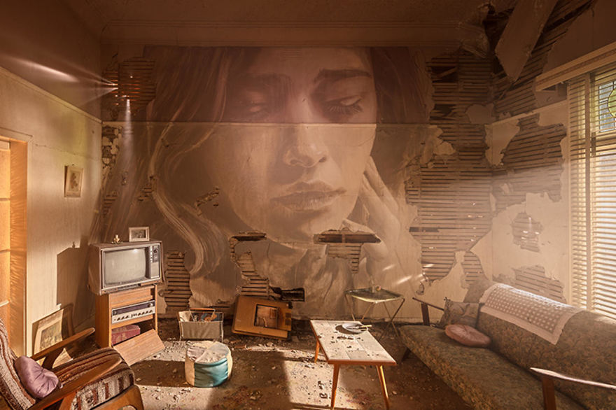 Artist Covers Soon-To-Be-Demolished House In Murals To Let It Shine For The Last Time