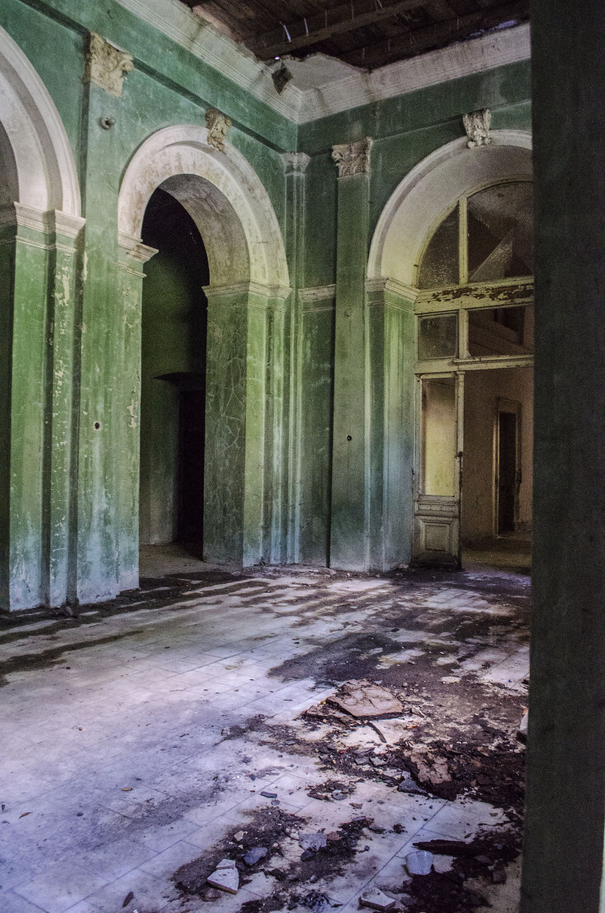 Stunning Interiors From Abandoned Thermal Baths In Herculane, Romania.