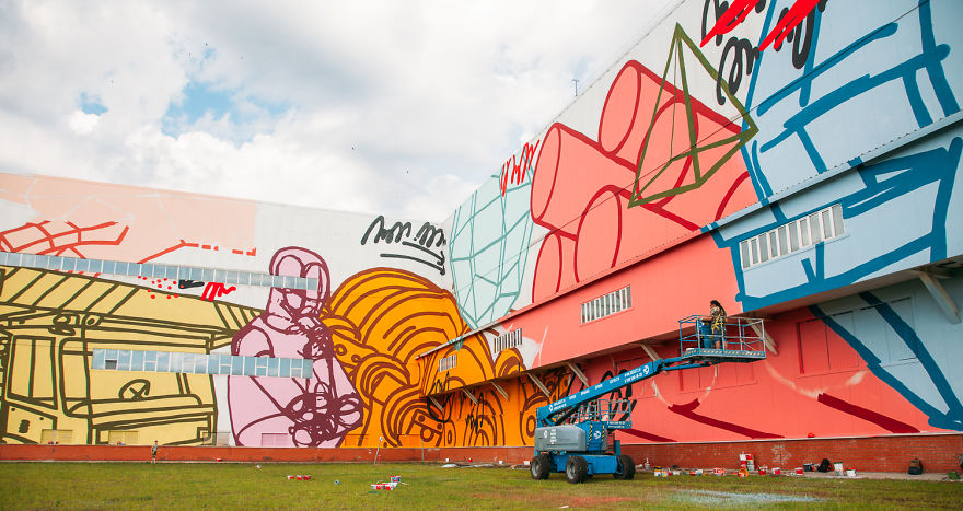 Evolution-2: We Created The Largest Mural In The World