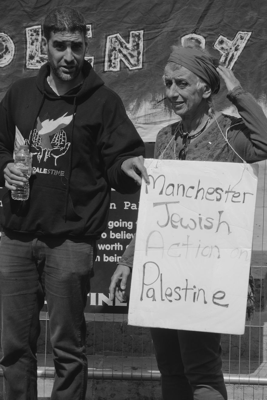 Free Palestine Protest At The Gardens
