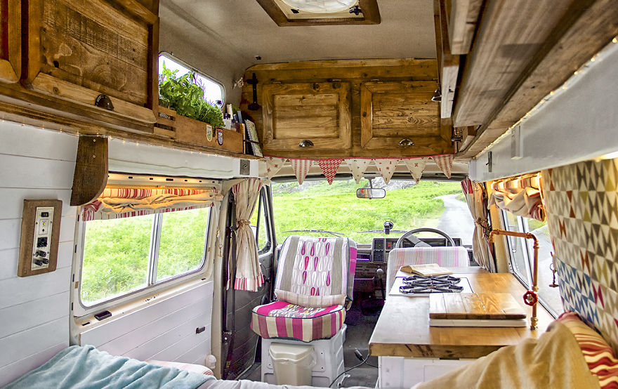 How We Transformed This Camper Van In 6 Weeks With Only £1000