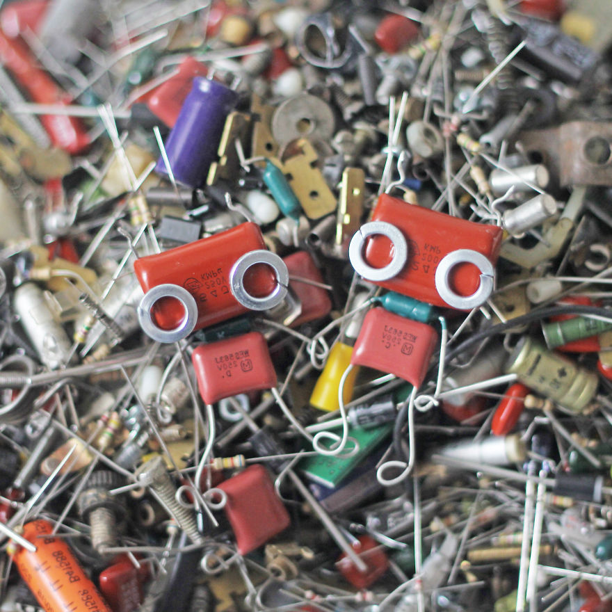 I Turned Electronic Waste Into Tiny And Biggie Robots (part 3)