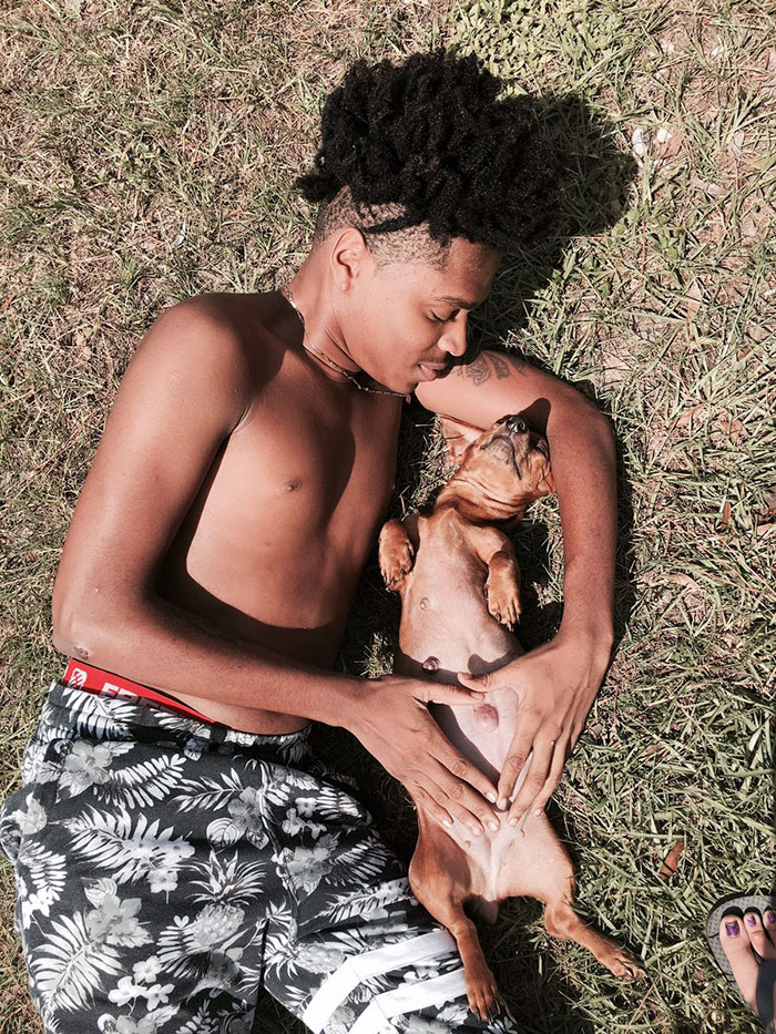 Guy Does Maternity Photoshoot With His Pregnant Dog, Internet Can't Handle It