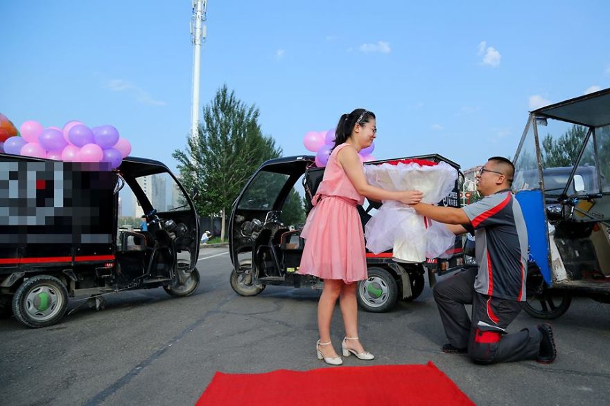 Delivery Man Rents 11 Tricycles To Propose To Girlfriend
