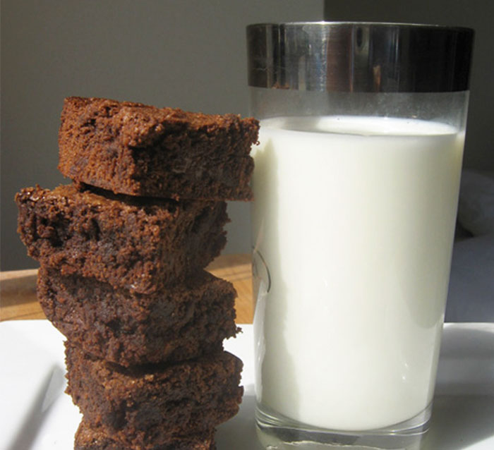 Mom Uses Breast Milk To Make Brownies For School Bake Sale, Doesn’t Expect Reaction Like This