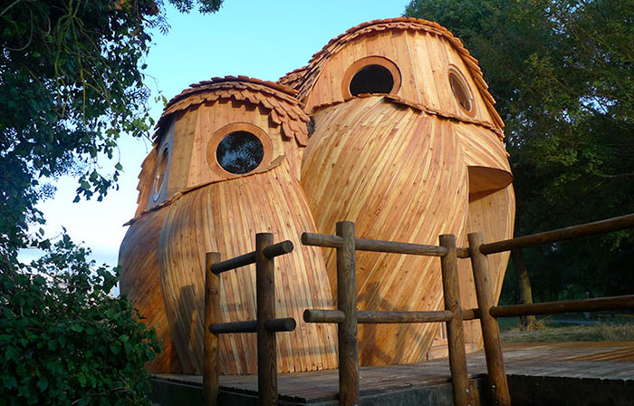 You Can Sleep In These Owl Cabins In France For Free, And Their Interior Is As Good As Exterior