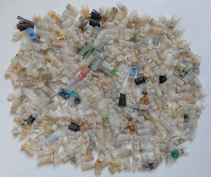 Guy Collects 35 Bags Of Microplastics On The Beach In Just One Day, Turns It Into Art