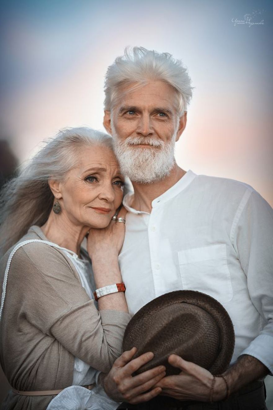 Russian Photographer Captures Beautiful Elderly Couple To Show That Love Transcends Time