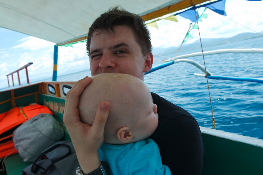 We Moved To The Philippines With 4-Months-Old Twins For Half A Year And Travelled Around Asia