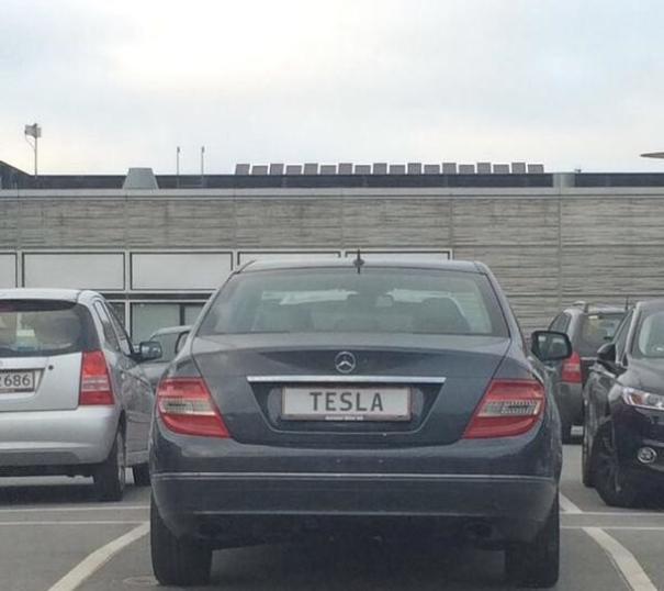 Mercedes Owner Doesn't Give A Shit