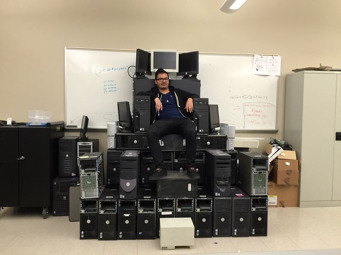 Me he hecho un trono informático en el trabajo