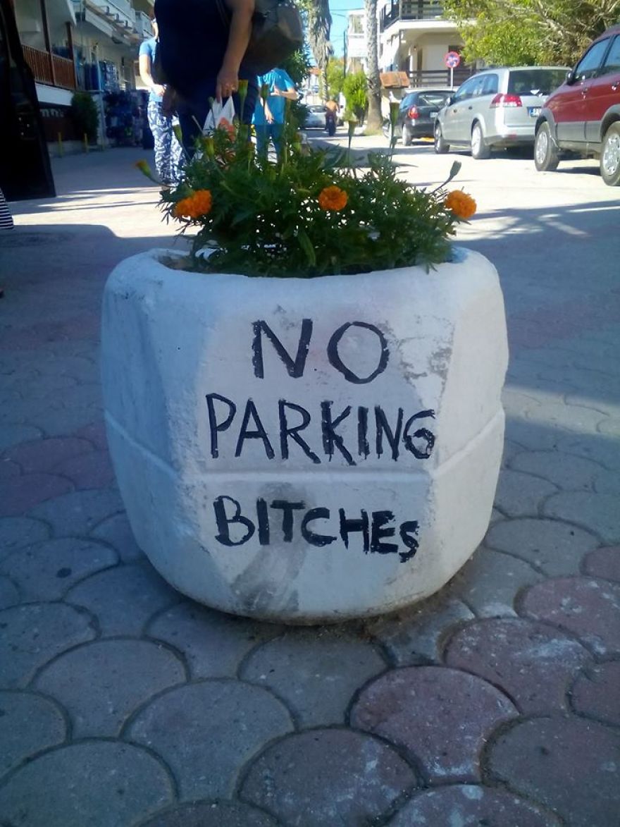 Funny Planet: Hilarious Signs From All Over The World!