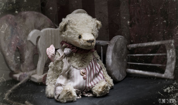 Elina Oplakanska Gives Her Bears A Vintage Look.