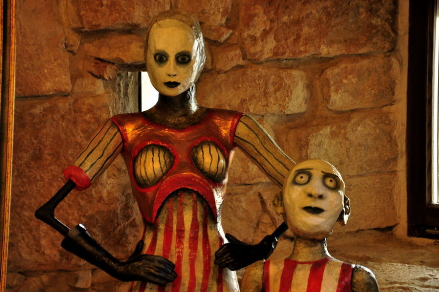 I Made These Surreal Sculptures From Ordinary Objects And Old Mannequins, Covered Them In Paper Mache And This Is The Result! I Made These Surreal Sculptures From Ordinary Objects And Old Mannequins, Covered Them In Paper Mache And This Is The Result!