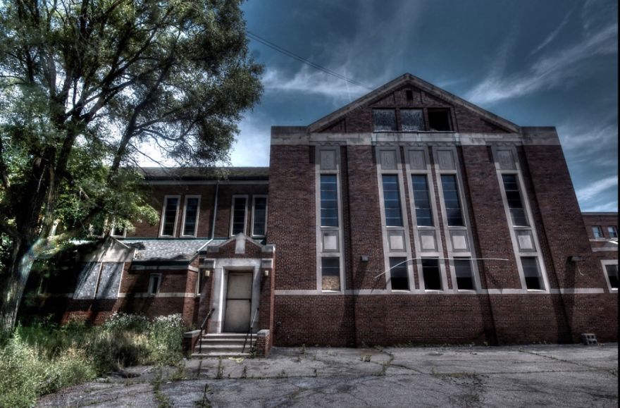 Inside The Abandoned Decaying Churches Of Detroit