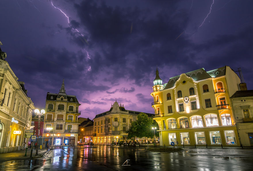 I've Spent 2 Years To Photograph Thunderstorms In My Hometown