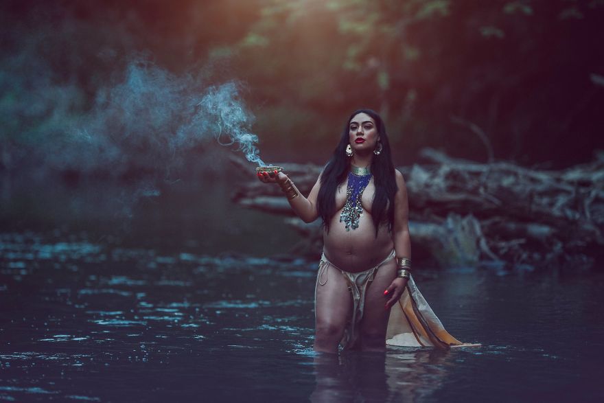 Maternity Pictures Inspired By Authenticity Of Aztec Culture