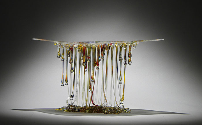Estas mesas "Medusa" de cristal tienen tentáculos goteantes y parecen haber salido del mar