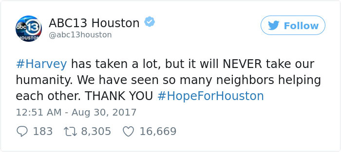 The Story Behind This Viral Pic Of Human Chain In Houston Will Restore Your Faith In Humanity