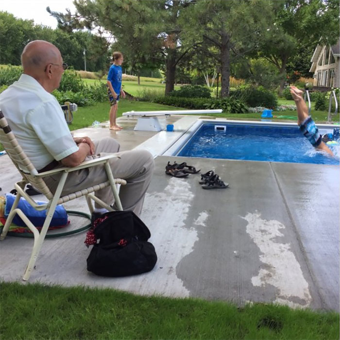 94-Year-Old Man Builds Pool In His Backyard For Neighborhood Kids So He Wouldn't Be Lonely After Wife Died