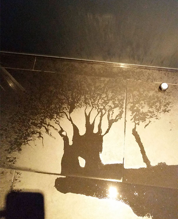 The Way This Water Spilled Looks Like A Tree