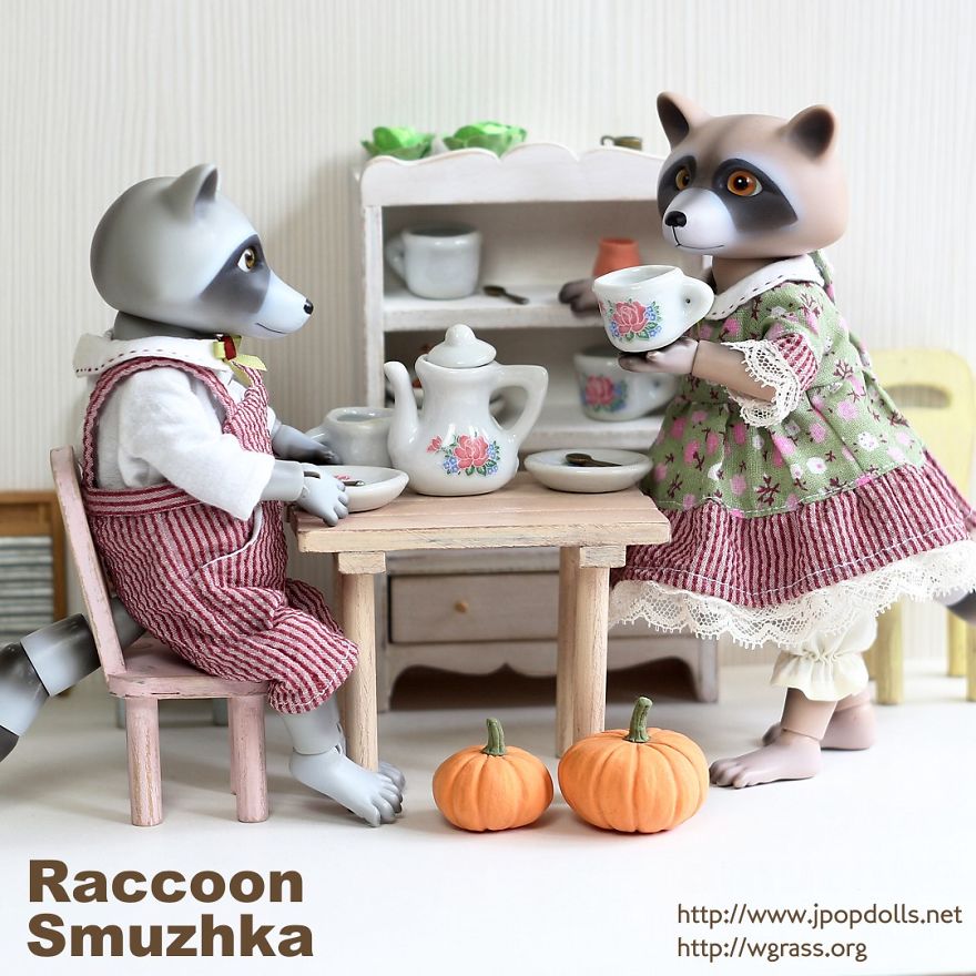 Tiny Ball-Jointed Animal Dolls Look Like They Just Came From The Old Fairytale Book Tiny Ball-Jointed Animal Dolls Look Like They Just Came From The Old Fairytale Book