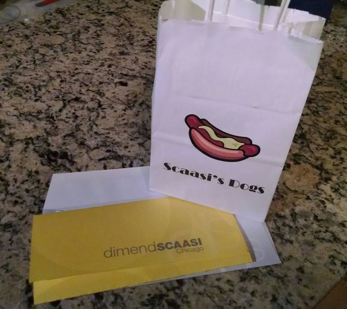 This Chicago Jewelry Store Has Deceptive Gift Bags