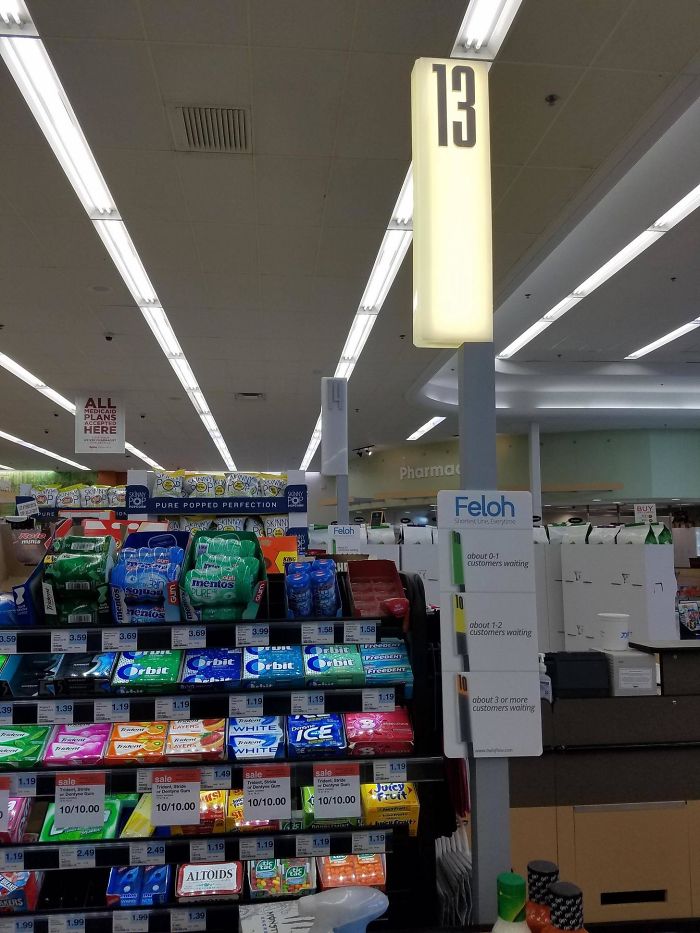 Local Grocery Store Has Color Changing Check-out Lights Dependant On Number Of Waiting Customers In Line.