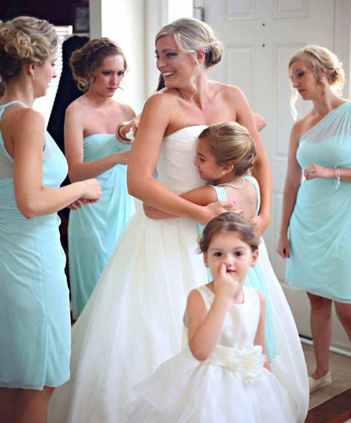My Friend’s Daughter Just Dropped The Best Wedding Photobomb I’ve Seen In A While.