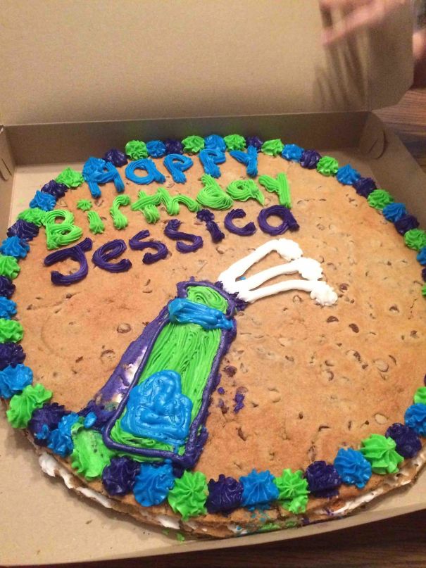 My Girlfriend's Mom Ordered A Cookie Cake With A Popping Champagne Bottle