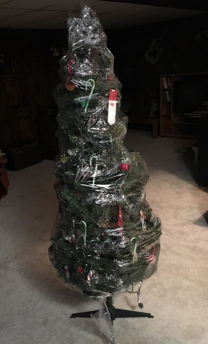 Mi marido guardó así el árbol de navidad el año pasado para ahorrar tiempo montándolo este año