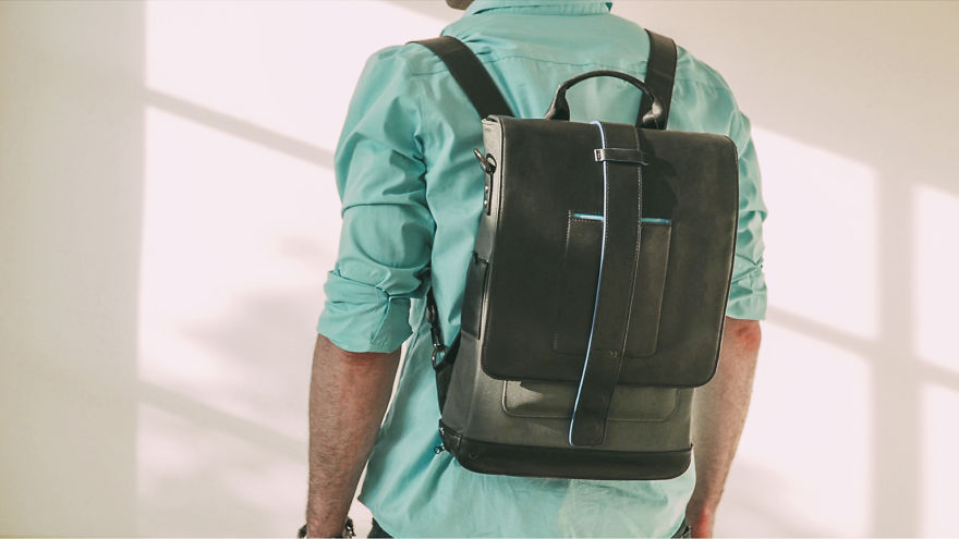 A Backpack With Solar Panels: The Moovy Bag Ensures You Never Run Out Of Battery!