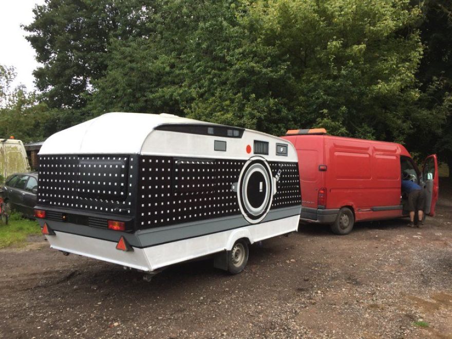 Photographer Transforms An Old Camper Van Into A Giant Camera And Is Going To The Streets To Photograph Unknowns Photographer Transforms An Old Camper Van Into A Giant Camera And Is Going To The Streets To Photograph Unknowns